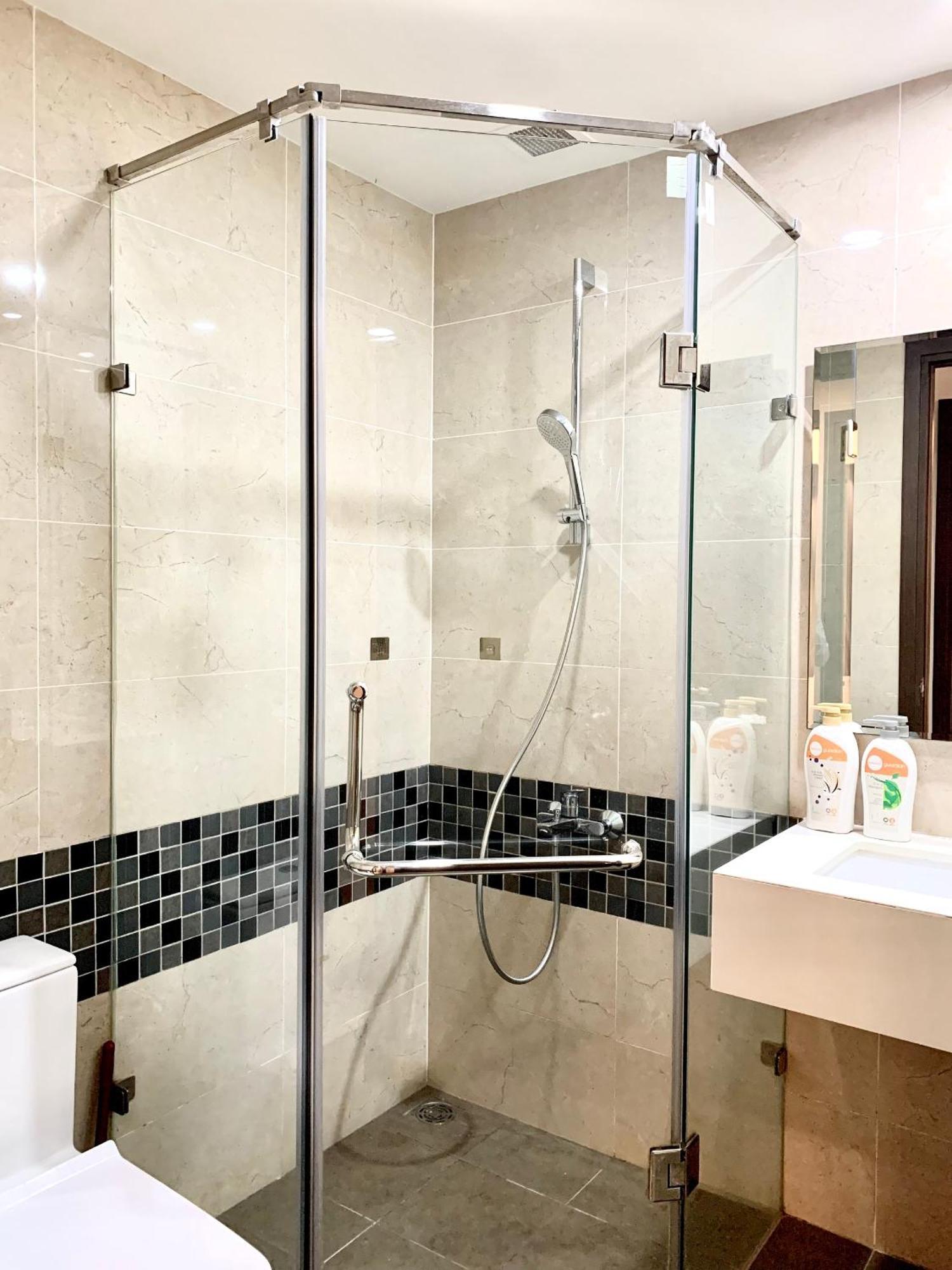 Golden Apartment- In Central-balcony-all New TP. Hồ Chí Minh
