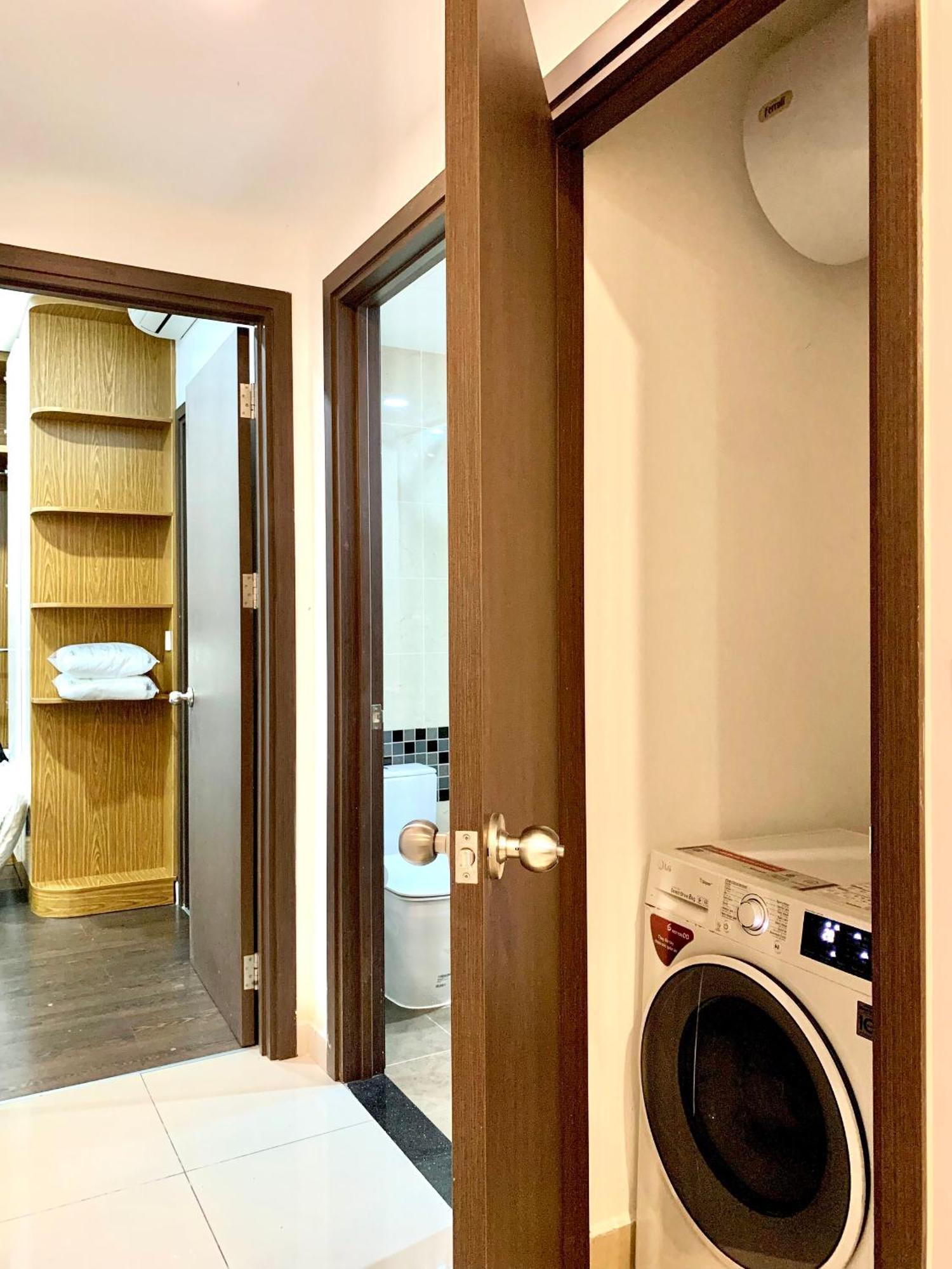 Căn hộ Golden Apartment- In Central-balcony-all New
